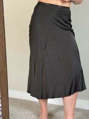 Truth by Republic Satin Midi Skirt in Black Size 2